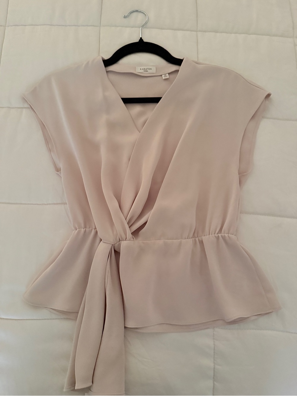 Aritzia wrap top XS matte pearl